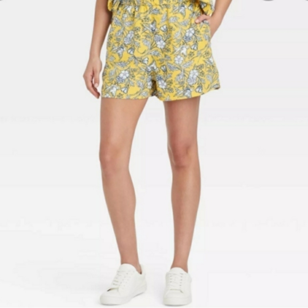 Universal Threads Yellow Floral & Bird Shorts